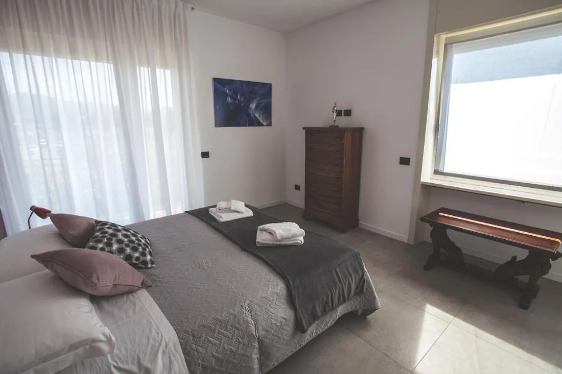 דירות ברגמו Kita House 0*,